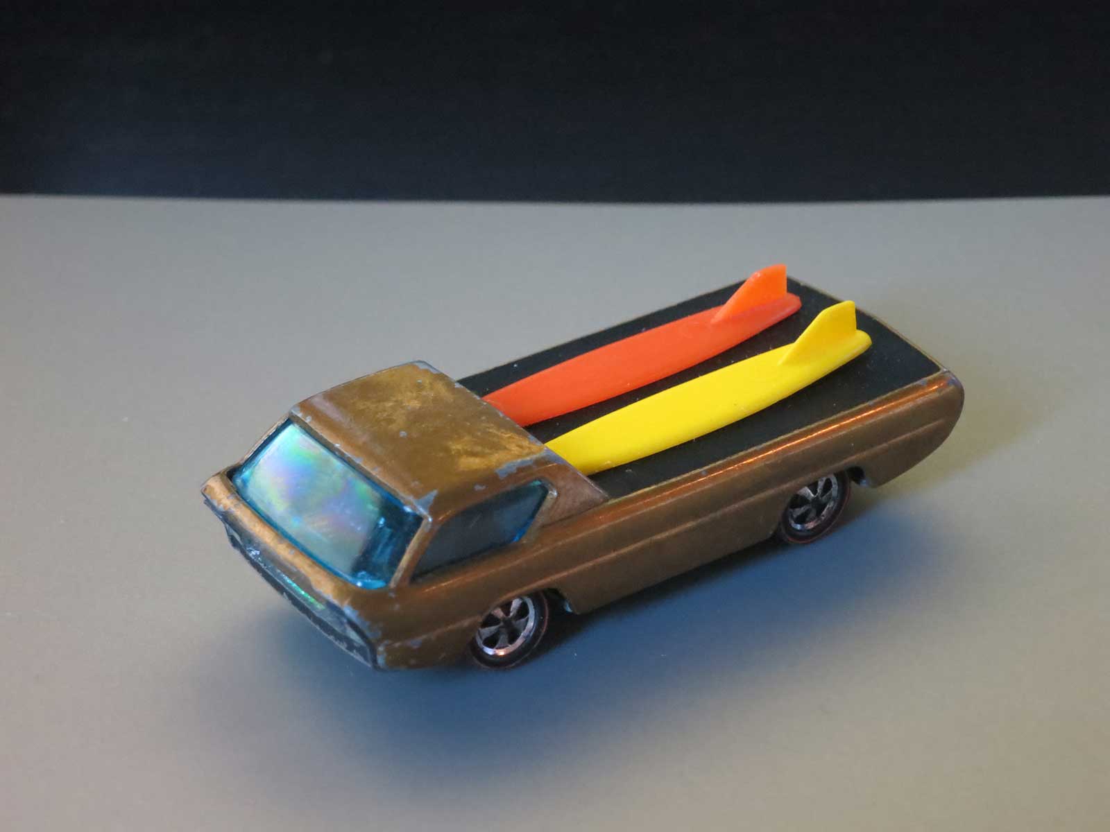Hot Wheels Redline Early Production Gold Deora HK Painted Base #2